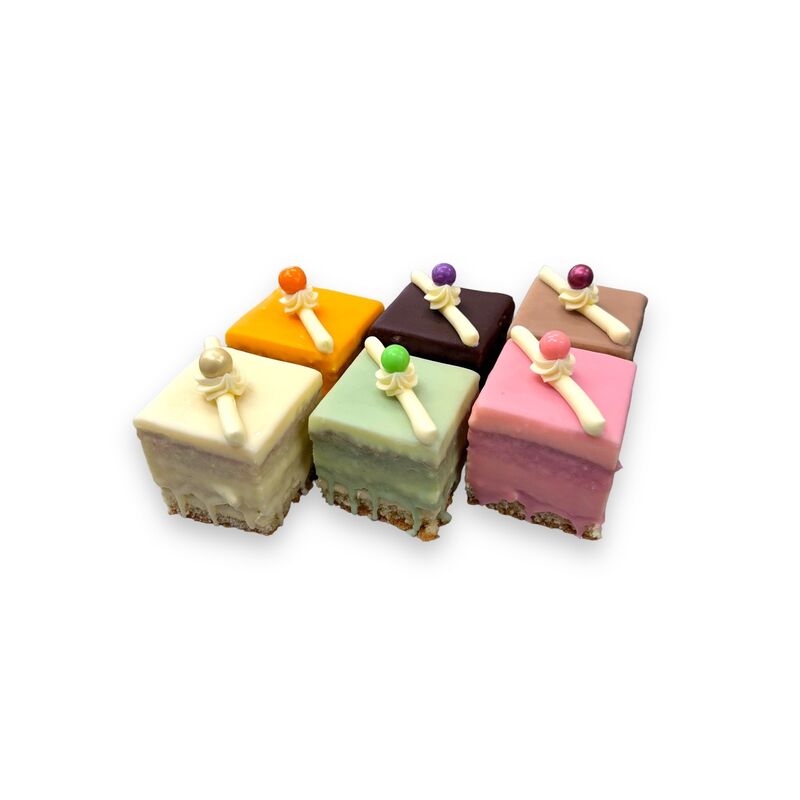 Cake petitfours